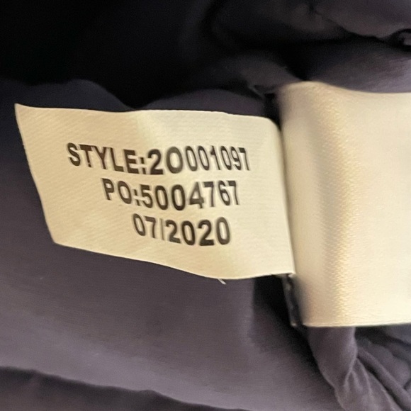 Vineyard Vines Performance Puffer Jacket (L) - Picture 5 of 7